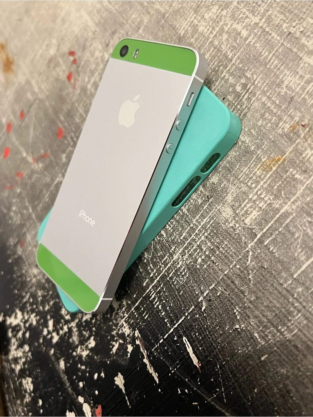 iPhone 5SE 32gb Factory Unlocked Custom Orange Mint Condition